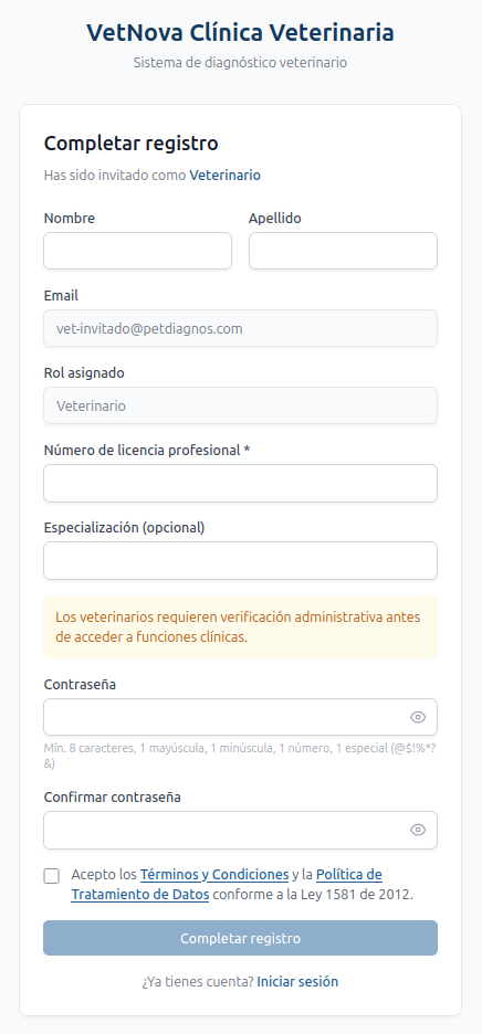 Formulario de registro por invitación — campos de nombre, apellido, contraseña y número de licencia para veterinarios